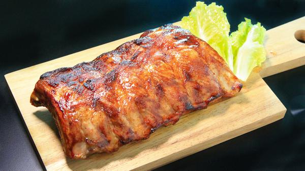 燒豬肋排配煙燻BBQ醬 Roasted Baby Back Ribs with Smoky BBQ Sauce