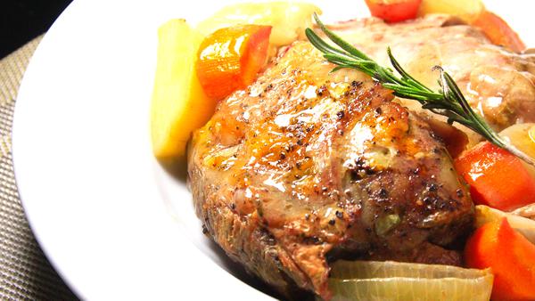 香草慢煮羊肩 Slow Cooked Lamb Shoulder