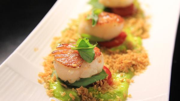 煎帶子配檸檬羅勒醬 Seared Scallops with Lemon and Basil Sauce