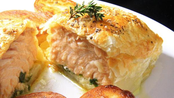 三文魚酥皮批 Salmon en croute