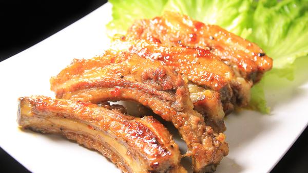 肉嫩惹味!花椒酒香豬肋骨