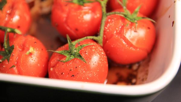 意式焗車厘茄 Baked Cherry Tomatoes - 口中爆發的多重滋味