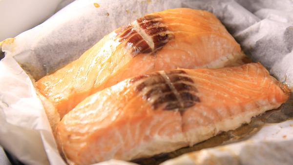 簡易光波爐fusion菜式 – 中式醬料焗三文魚 Baked Salmon with Chinese Sauces