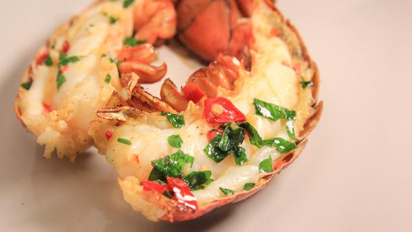 燒香辣龍蝦 Grilled Lobster with Spicy Butter Paste