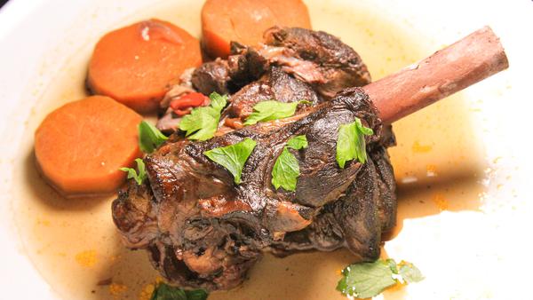 軟滑香辣!紅酒炆羊膝 Spicy Lamb Shank